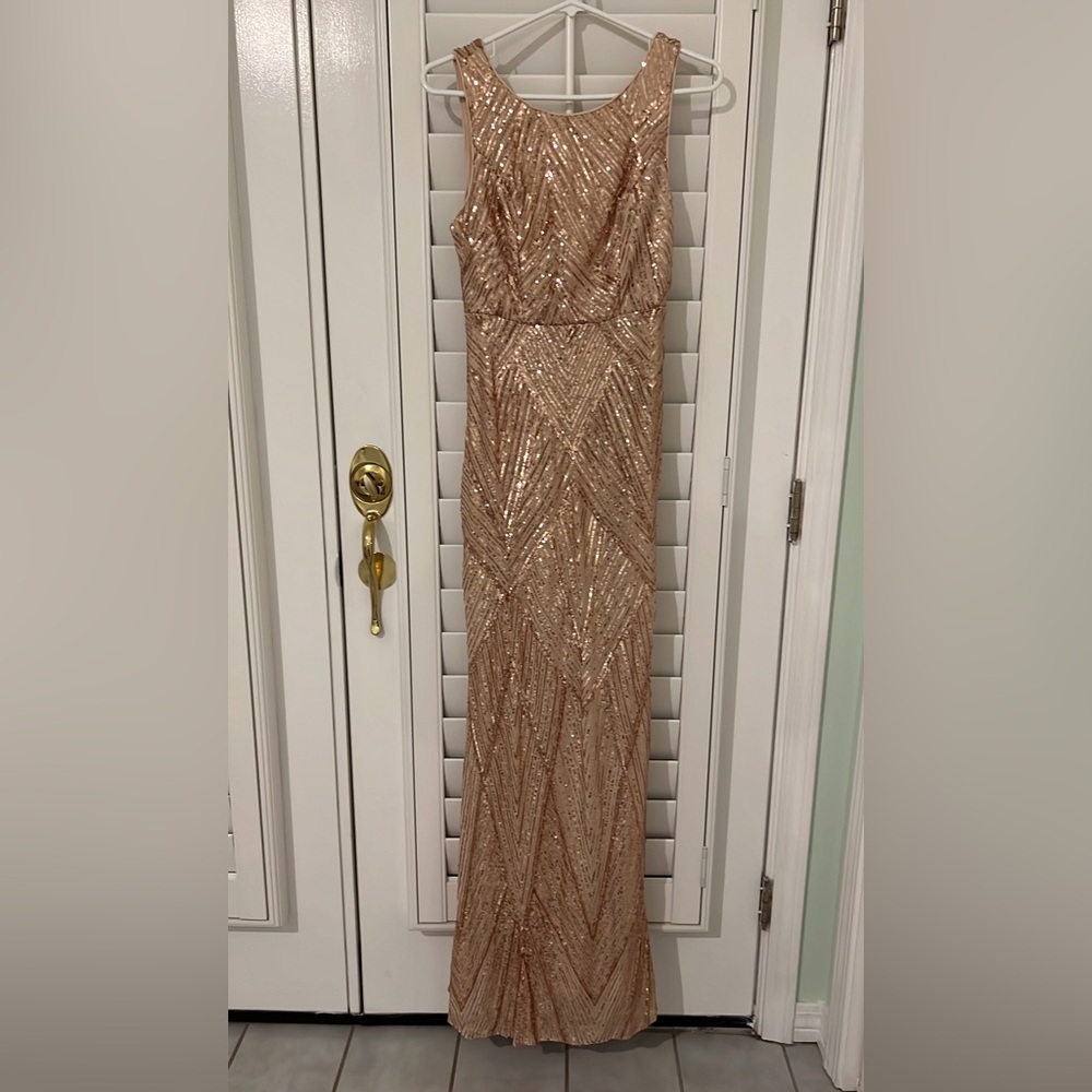 Formal dress Size Small Still has tag.